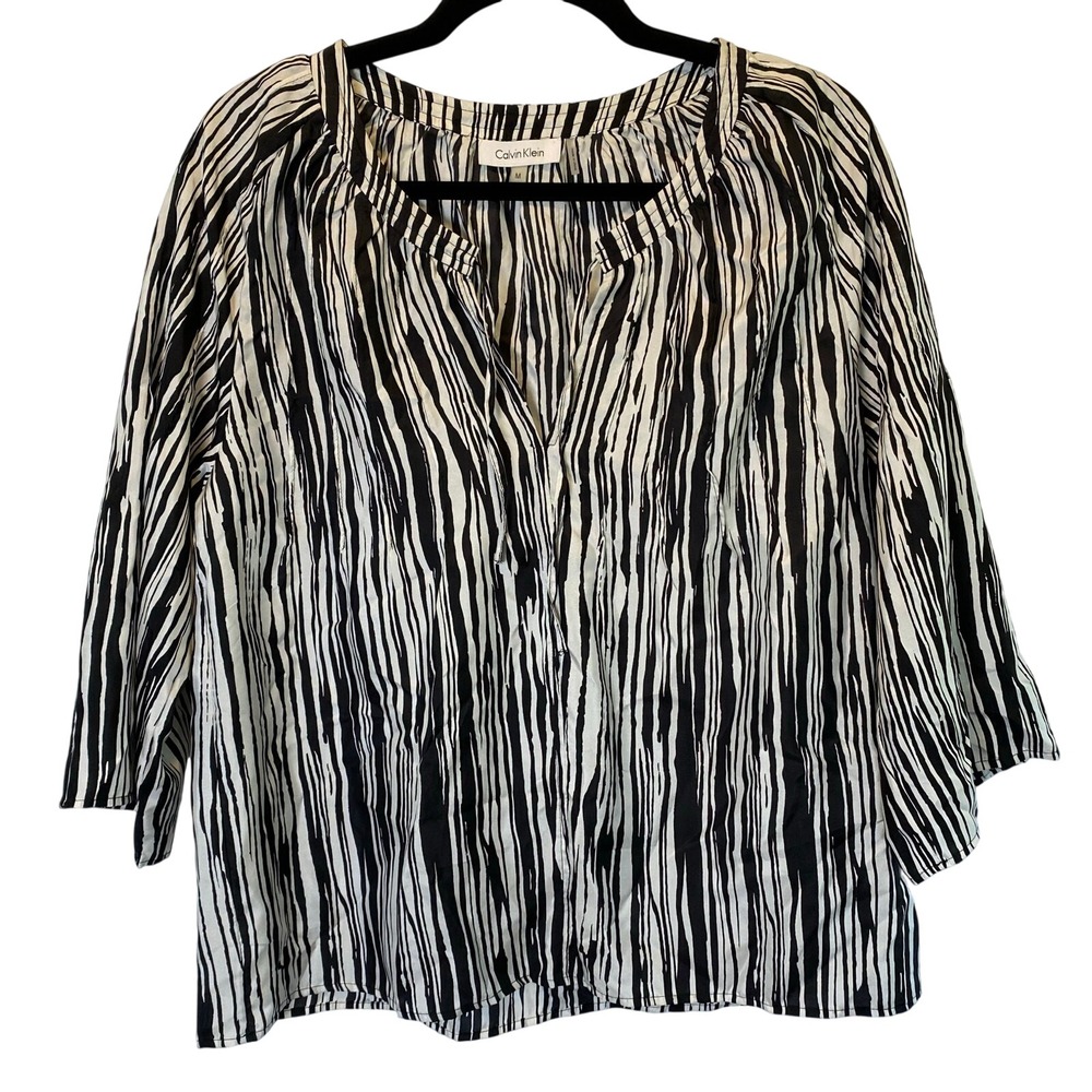 Calvin Klein Women's Medium Silk Zebra Stripe 3/4 Sleeve Blouse Top